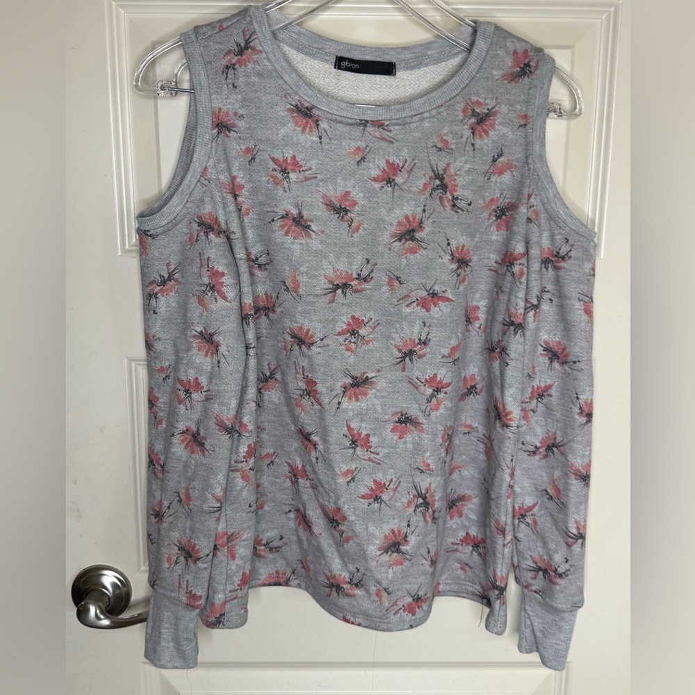 Gibson Women’s size XS long sleeve shirt with shoulder cutouts